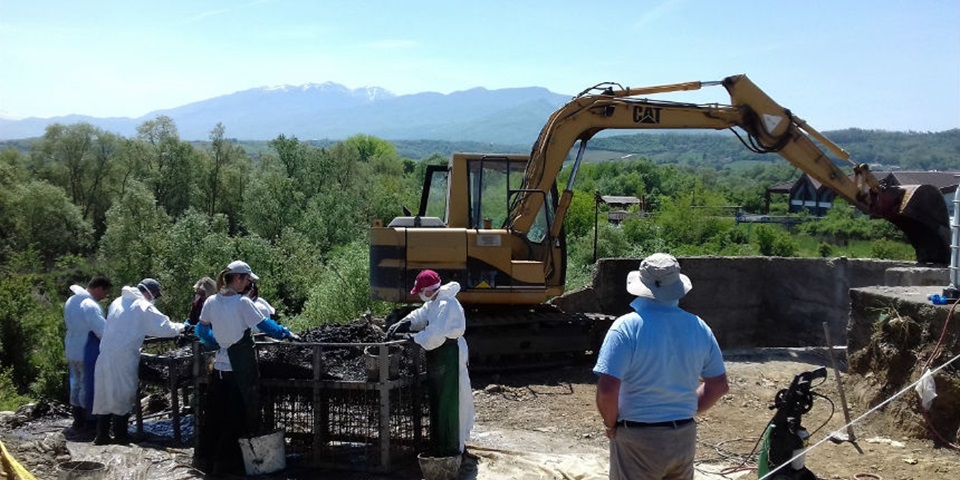 Kosovo earthmovers feature