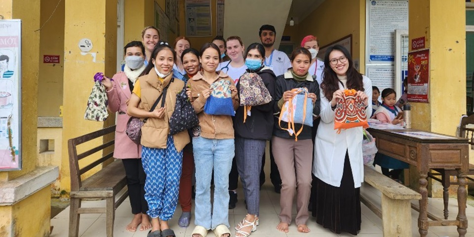 Murdoch students in Vietnam