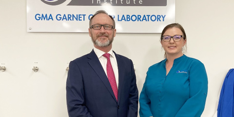 Prof Allan Kermode and Dr Marzena Fabis-Pedrini in the Perron Institute lab
