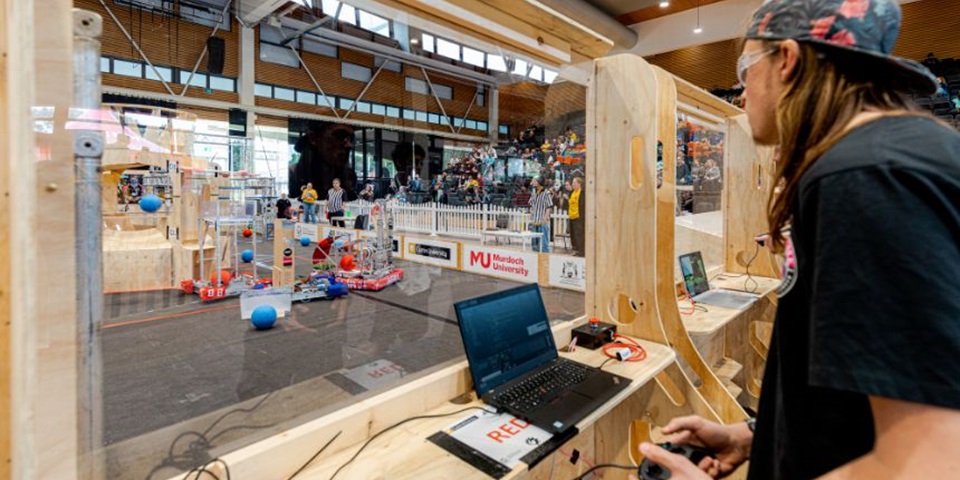Robot Playoff 860x480