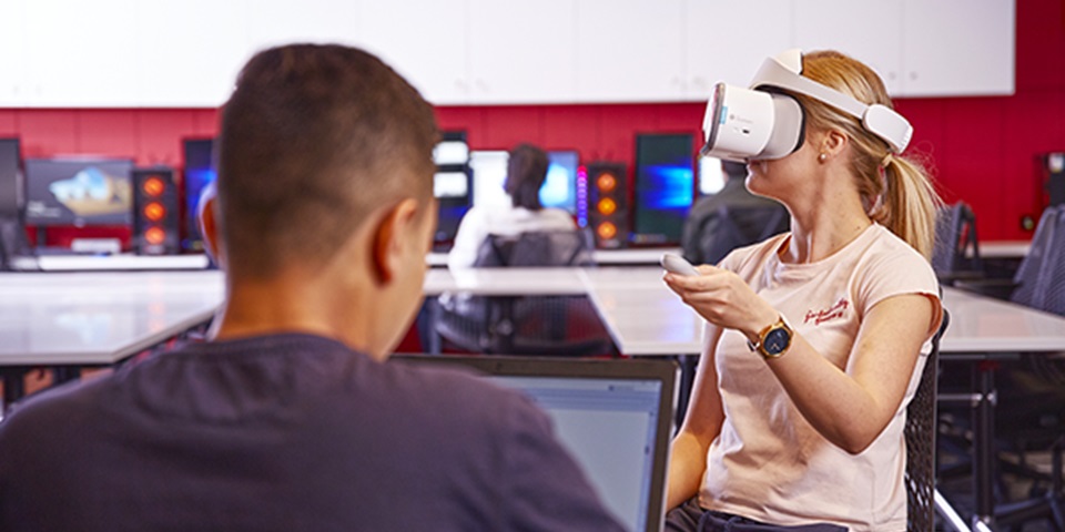 Why study IT at Murdoch Uni? Murdoch University IT study using VR